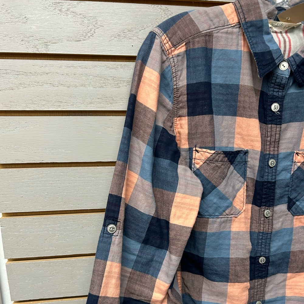 Woolrich Women's Blue and Tan Plaid Button Down Shirt - Picture 7 of 10